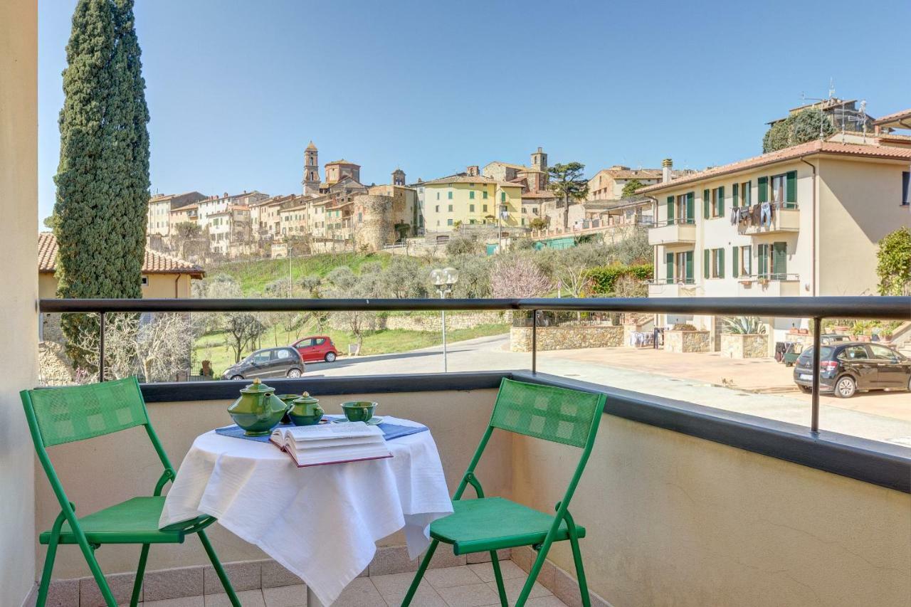 Finestra Su Lucignano Exterior foto